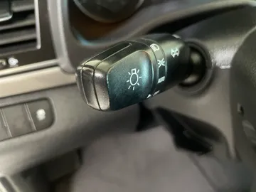 2017 Hyundai Elantra - image 18