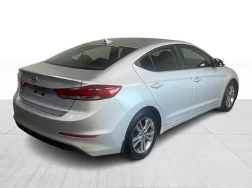 2017 Hyundai Elantra - image 14
