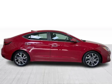 2019 Hyundai Elantra - image 2