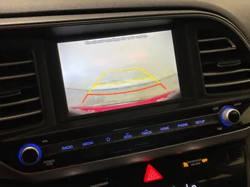 2019 Hyundai Elantra - image 20