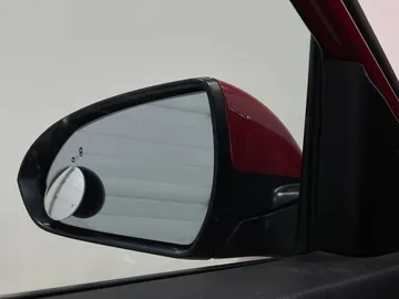2019 Hyundai Elantra - image 19