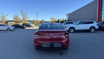 2019 Hyundai Elantra - image 7