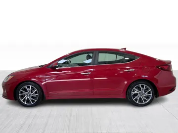 2019 Hyundai Elantra - image 11