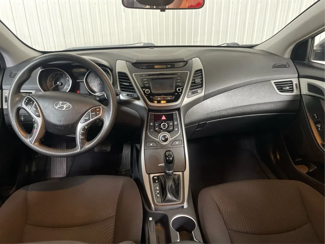 2016 Hyundai Elantra — photo 4