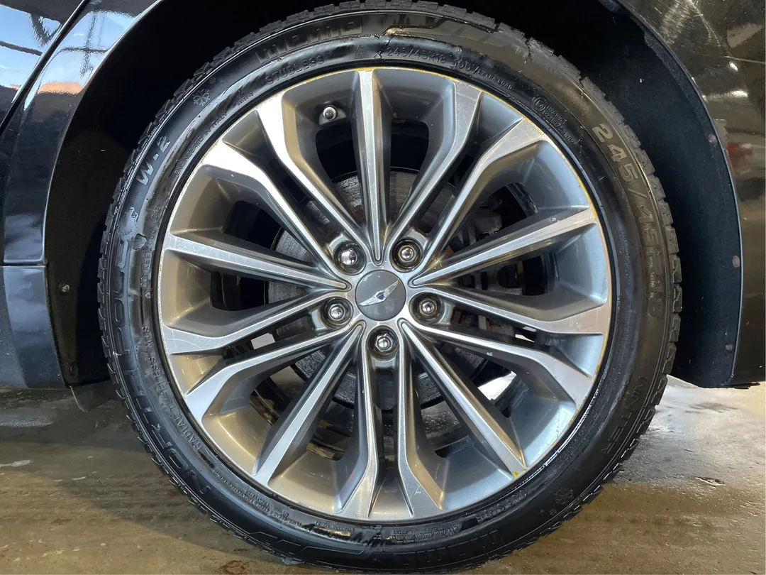 2015 Hyundai Genesis — photo 6