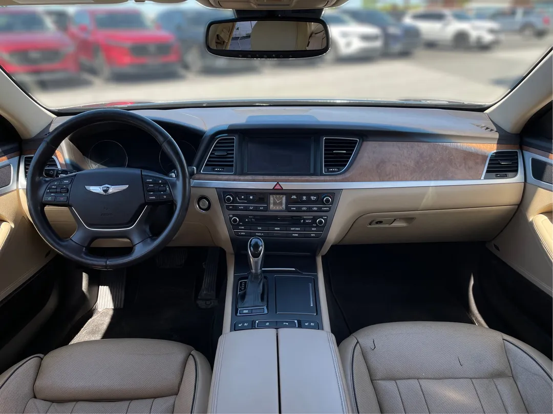2015 Hyundai Genesis — photo 4