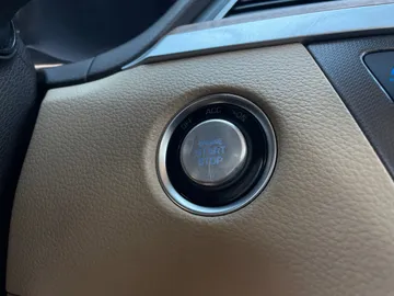 2015 Hyundai Genesis - image 23