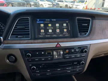 2015 Hyundai Genesis - image 21