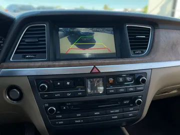 2015 Hyundai Genesis - image 22