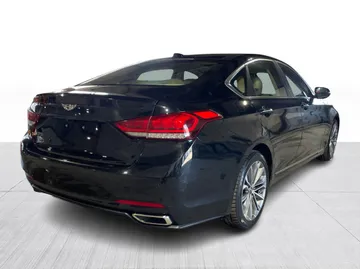 2015 Hyundai Genesis - image 14