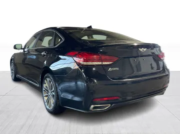2015 Hyundai Genesis - image 11