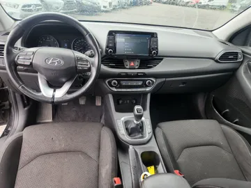 2020 Hyundai Elantra GT - image 8