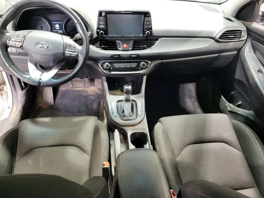 2018 Hyundai Elantra GT — photo 8