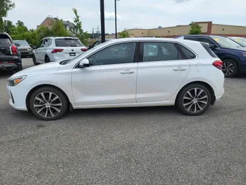 2018 Hyundai Elantra GT - image 6