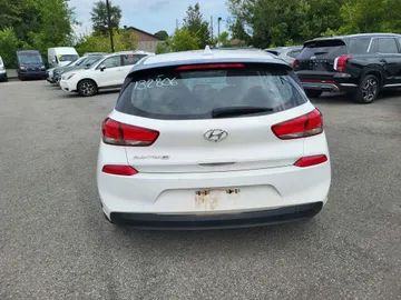 2018 Hyundai Elantra GT - image 4