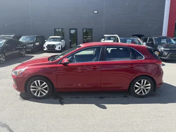 2019 Hyundai Elantra GT - image 3