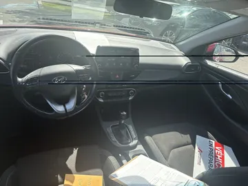 2019 Hyundai Elantra GT - image 6