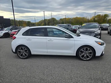 2019 Hyundai Elantra GT - image 6