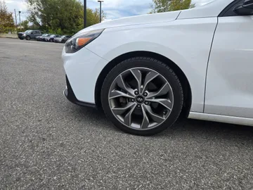 2019 Hyundai Elantra GT - image 7
