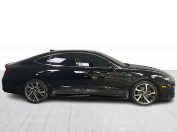 2023 Hyundai Sonata - image 2