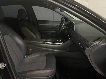 2023 Hyundai Sonata - image 3