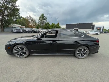 2023 Hyundai Sonata - image 3