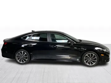 2022 Hyundai Sonata - image 2
