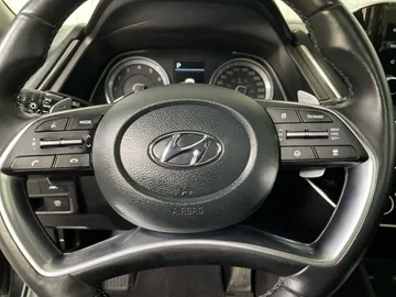 2022 Hyundai Sonata - image 19