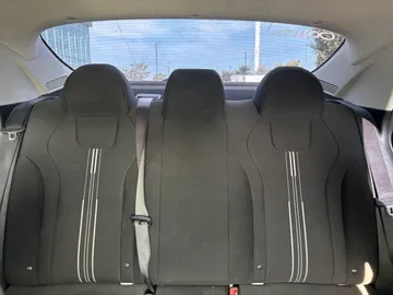 2021 Hyundai Elantra - image 8
