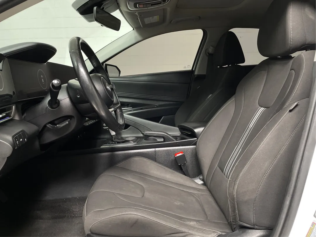 2023 Hyundai Elantra for sale - photo 3