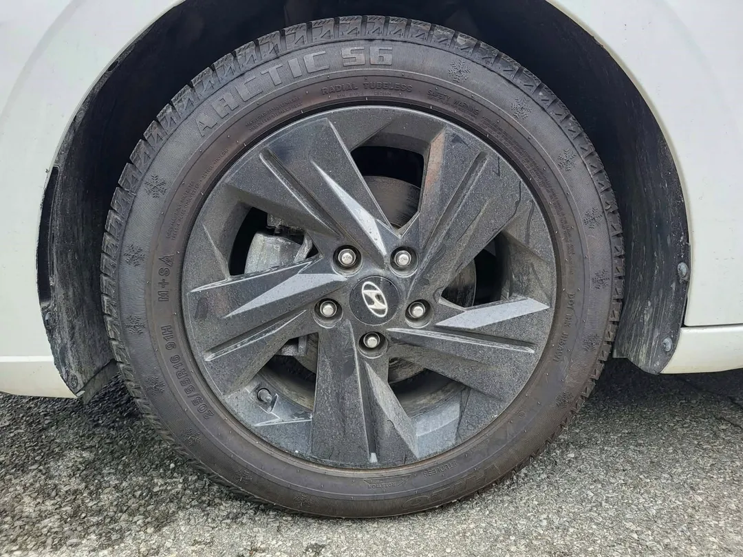2023 Hyundai Elantra — photo 6