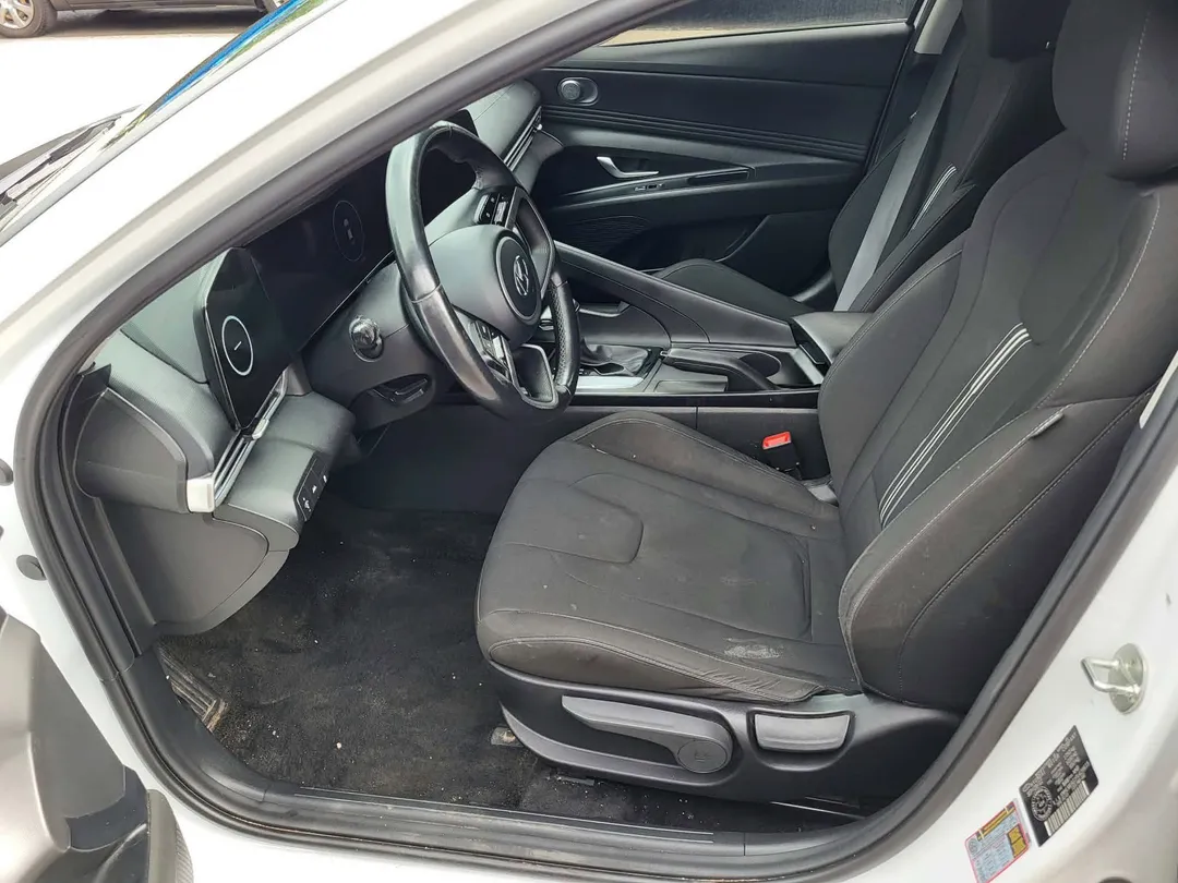 2023 Hyundai Elantra — photo 7
