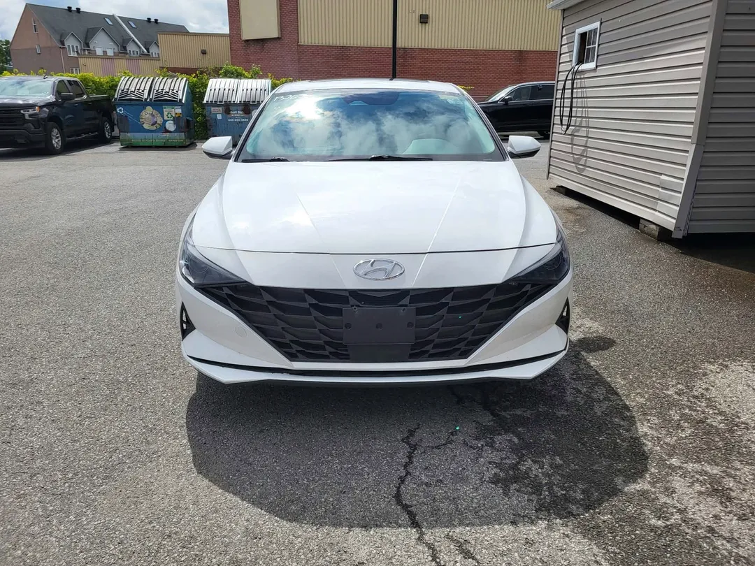2023 Hyundai Elantra — photo 2