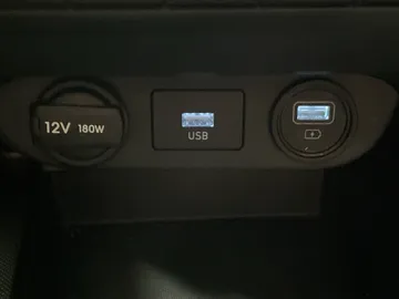 2023 Hyundai Elantra - image 26