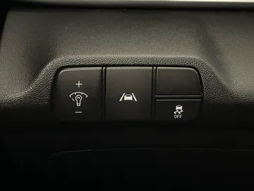2023 Hyundai Elantra - image 22