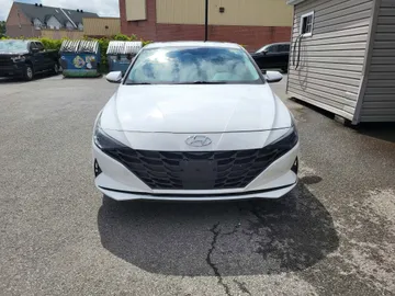 2023 Hyundai Elantra - image 2