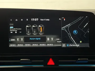 2023 Hyundai Elantra - image 23