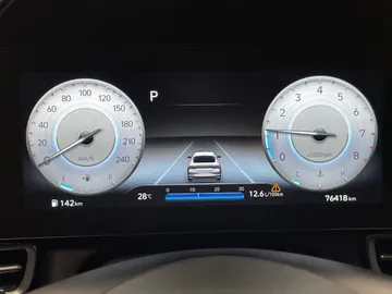 2023 Hyundai Elantra - image 19