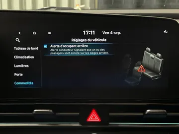 2023 Hyundai Elantra - image 29