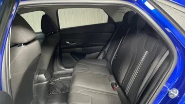 2023 Hyundai Elantra - image 11