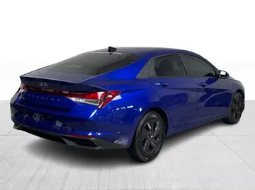 2023 Hyundai Elantra - image 8