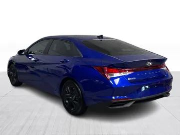 2023 Hyundai Elantra - image 6