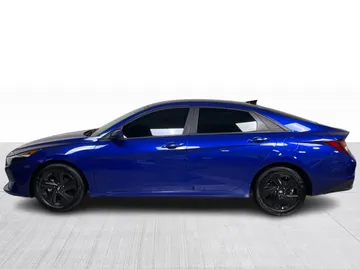 2023 Hyundai Elantra - image 4