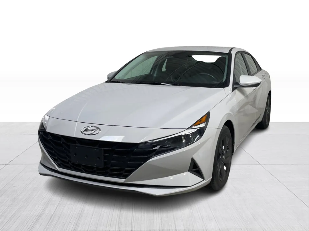 2023 Hyundai Elantra — photo 8