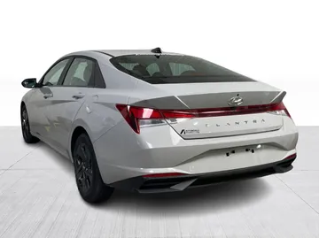 2023 Hyundai Elantra - image 11
