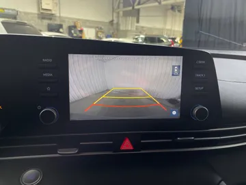2023 Hyundai Elantra - image 19