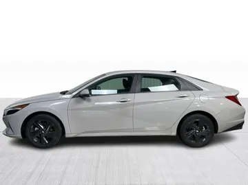 2023 Hyundai Elantra - image 10