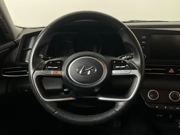 2023 Hyundai Elantra - image 16