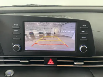2023 Hyundai Elantra - image 19
