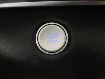 2023 Hyundai Elantra - image 23